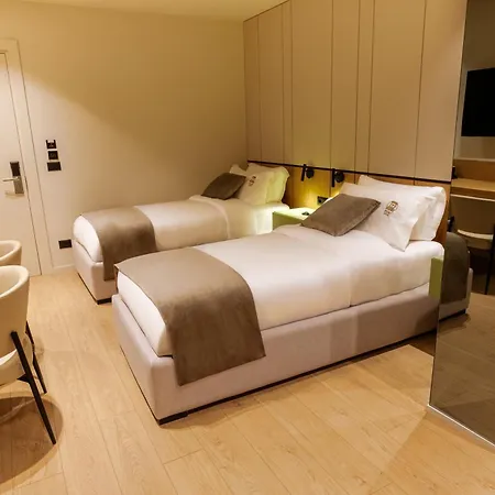 Pusi Hotel 3*