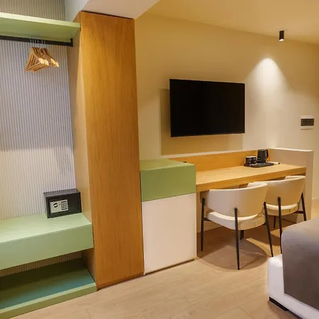 Pusi Hotel 3*